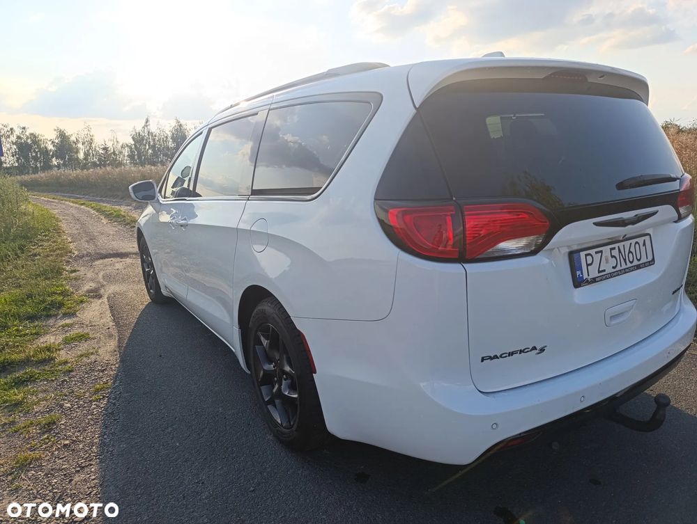 Chrysler Pacifica - 9