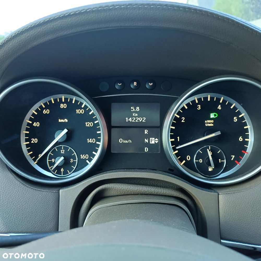 Mercedes-Benz GL - 26