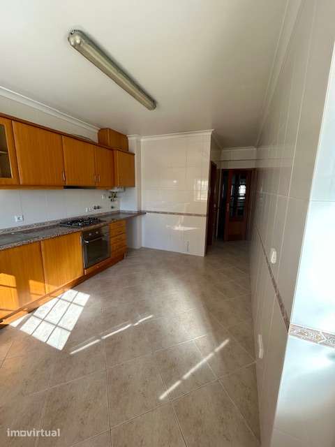 Apartamento T3 c/ terraço e garagem em Leiria - Grande imagem: 3/14