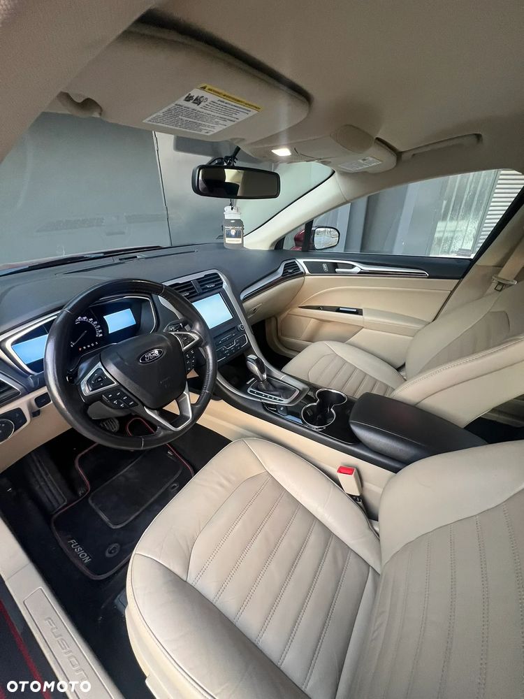 Ford Fusion - 11