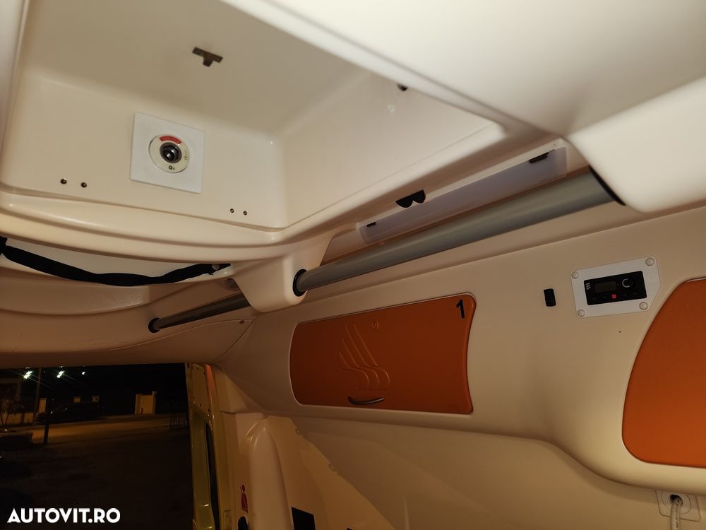 Mercedes-Benz Sprinter - 24