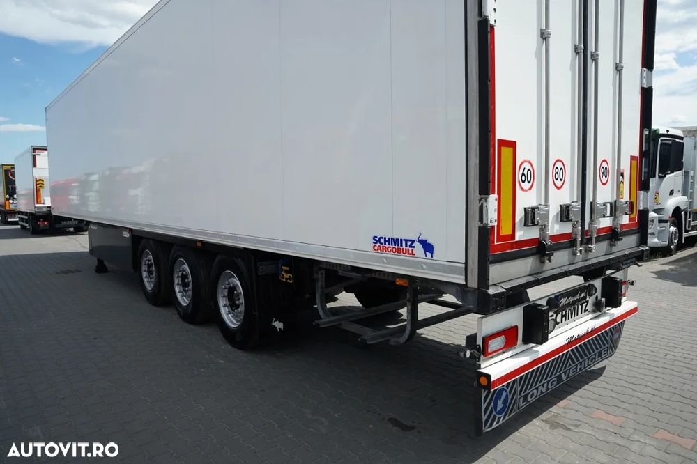 Schmitz Cargobull CAMION FRIGORIFER / TRANSPORT MAXIMA 1300 / AXĂ RIDICATĂ / COȘ PENTRU PALEȚI - 11