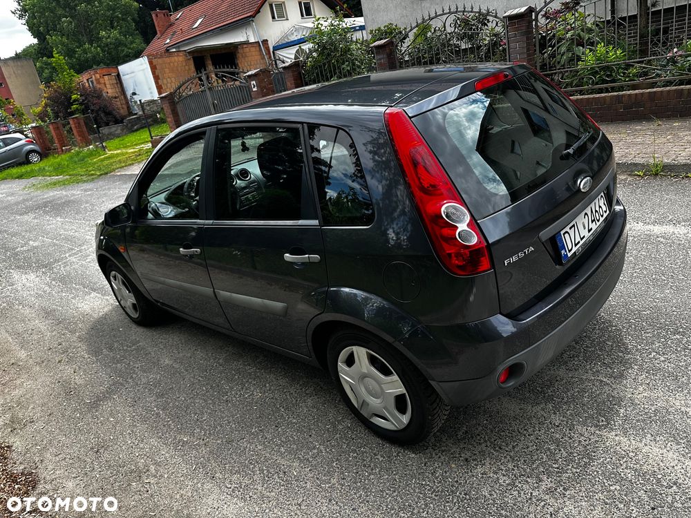 Ford Fiesta - 9
