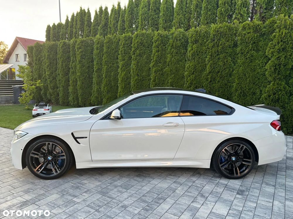 BMW M4 Coupe DKG - 11