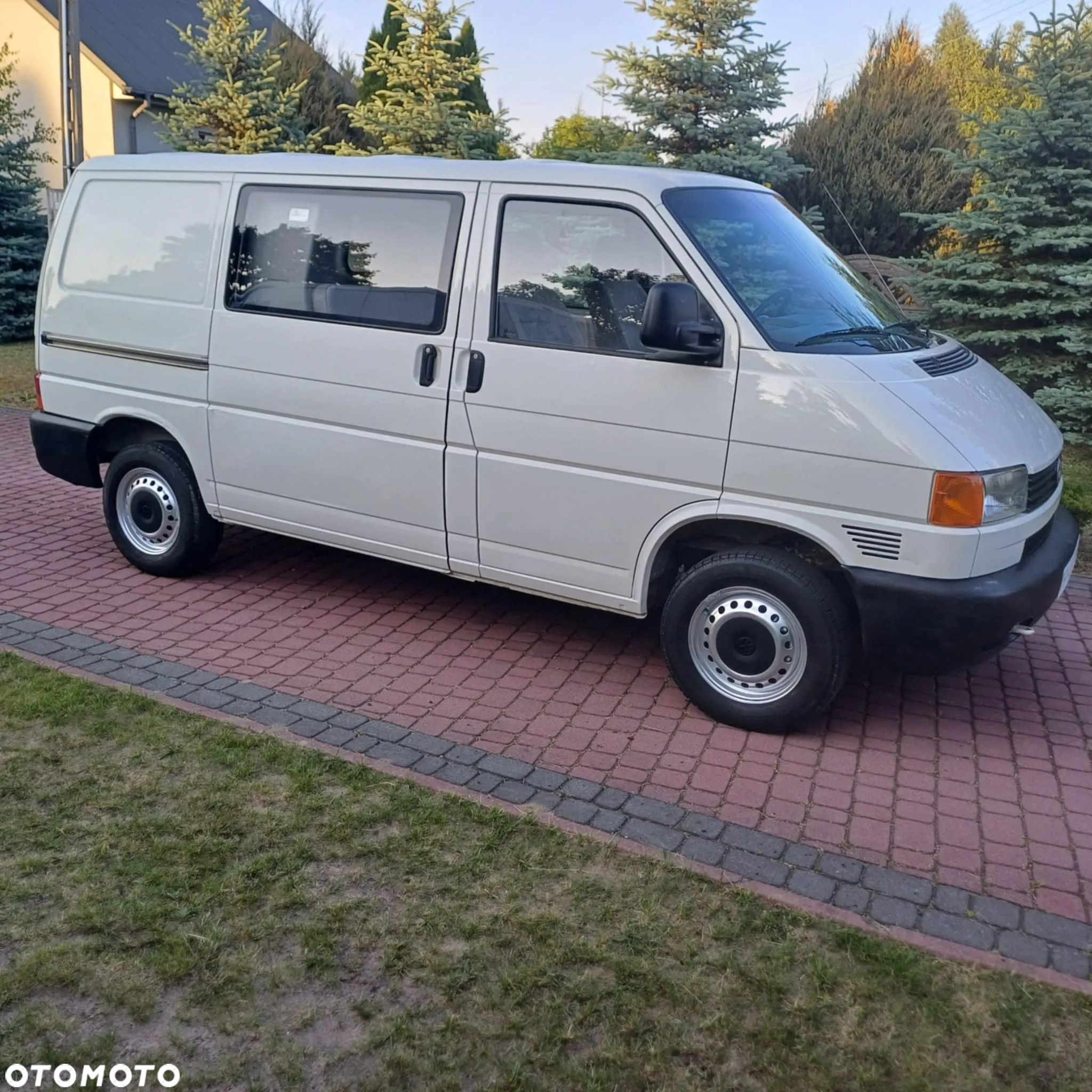 Volkswagen Transporter - 1