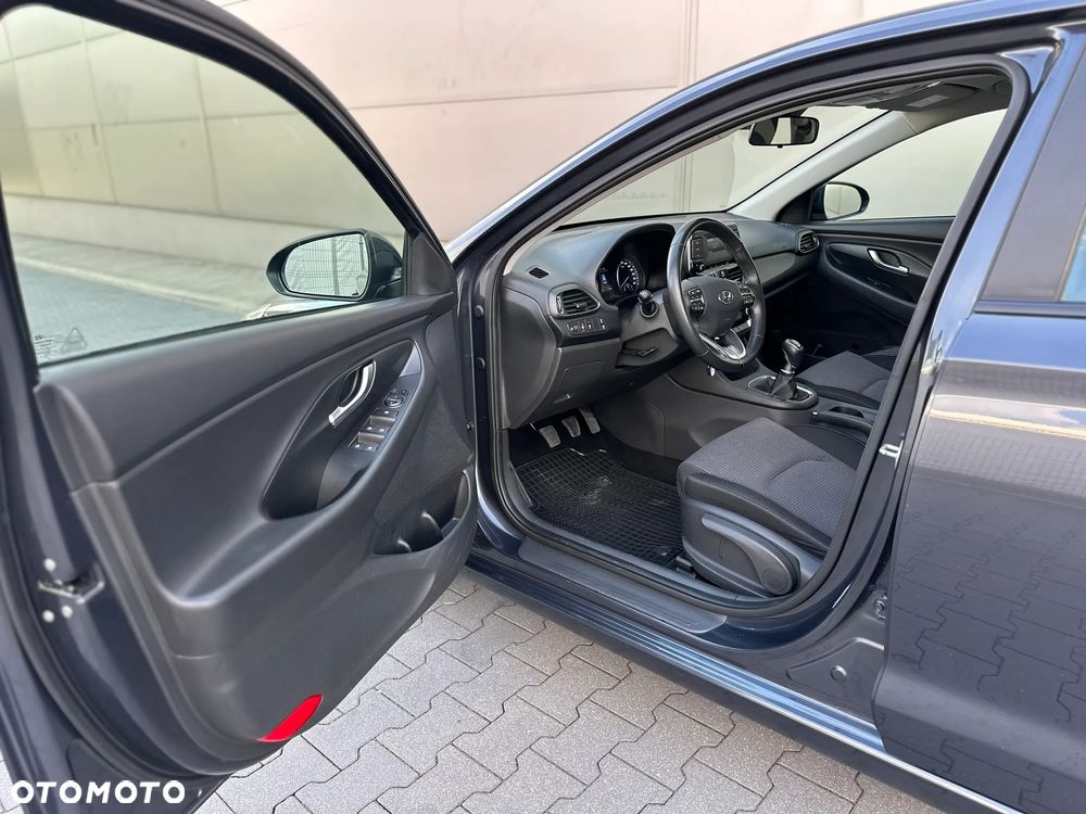 Hyundai i30 1.5 DPI Classic + - 34