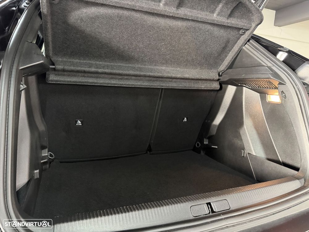 Peugeot 2008 Hybrid 145 e-DSC Allure - 16