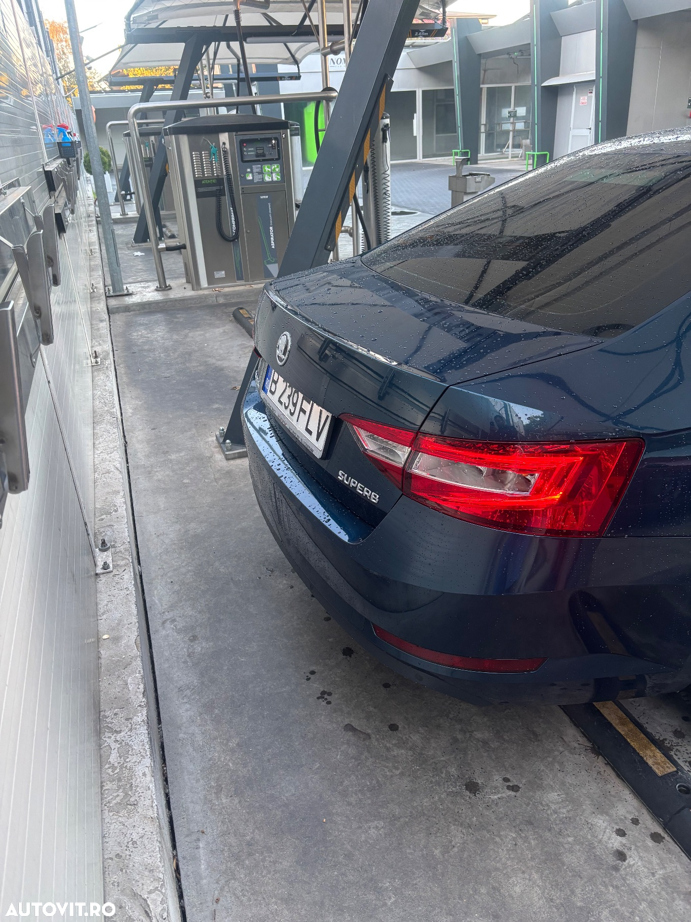 Skoda Superb 2.0 TDI DSG Ambition - 9