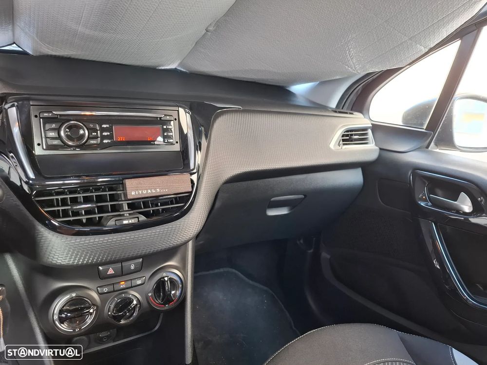 Peugeot 2008 - 8