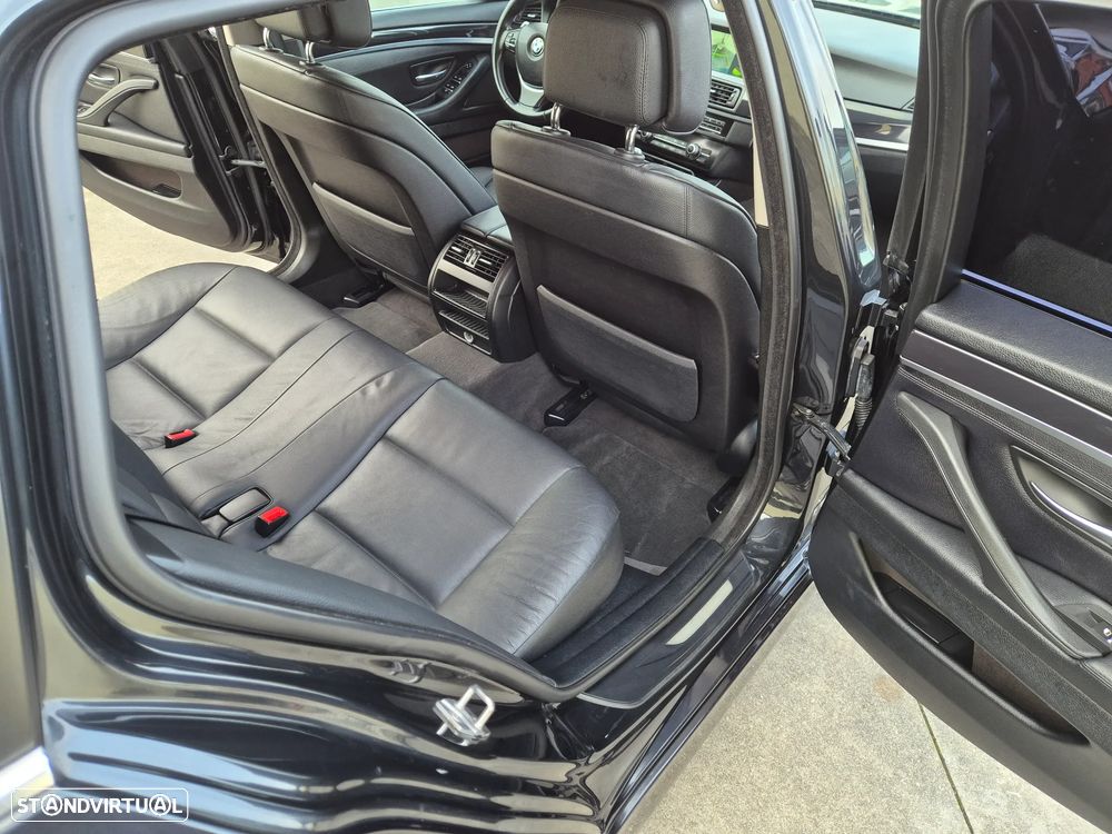 BMW 520 d Line Luxury Auto - 32
