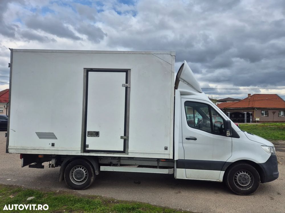 Mercedes-Benz Sprinter - 2