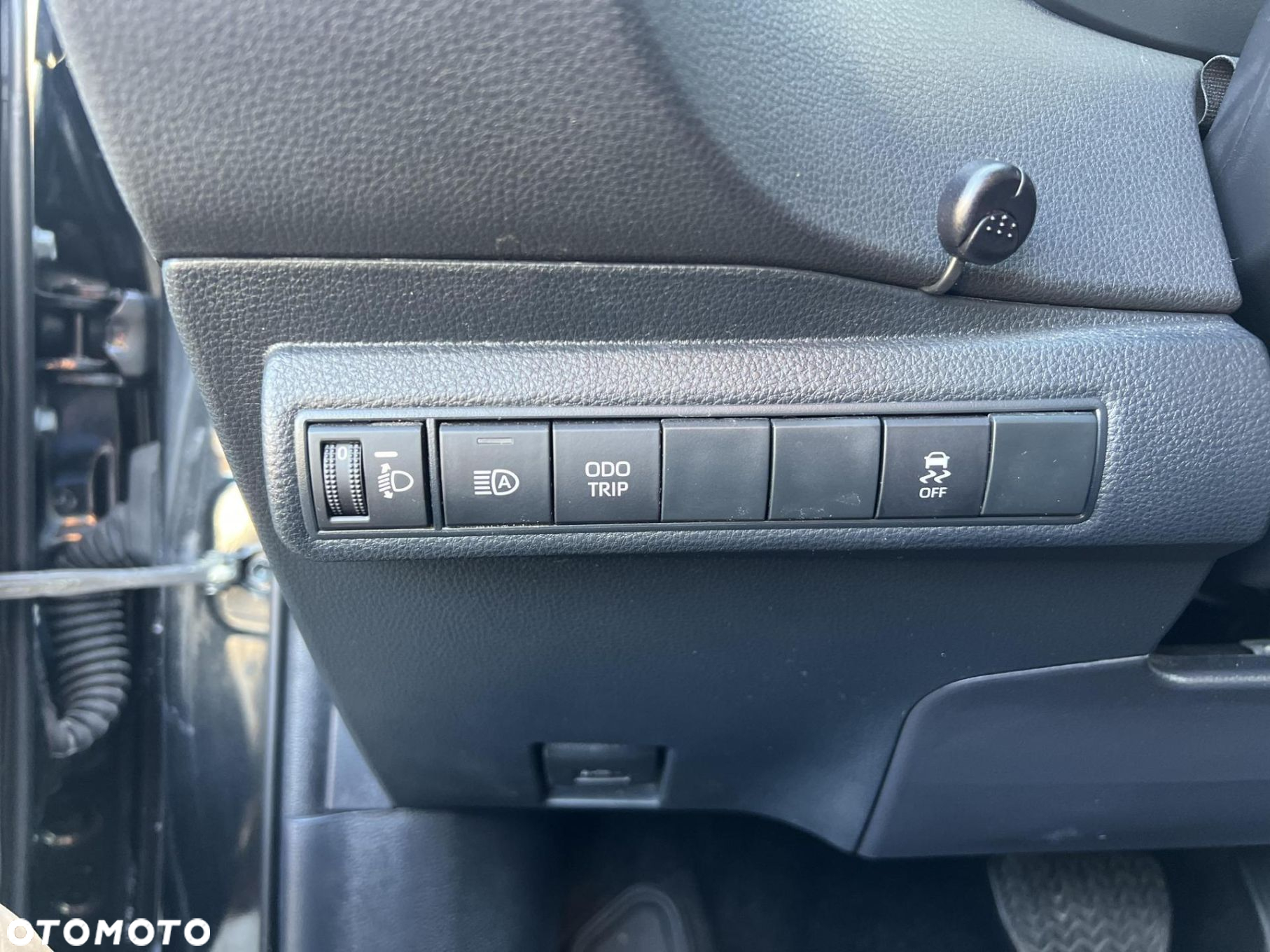 Toyota Corolla 1.8 Hybrid Comfort - 13