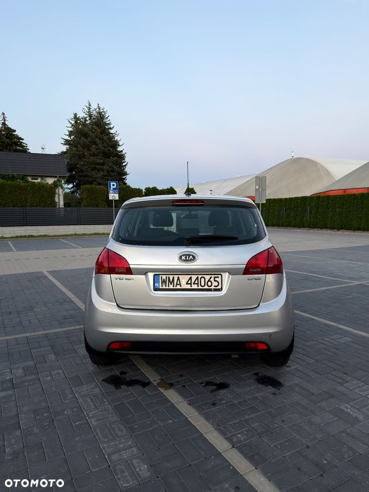 Kia Venga - 5