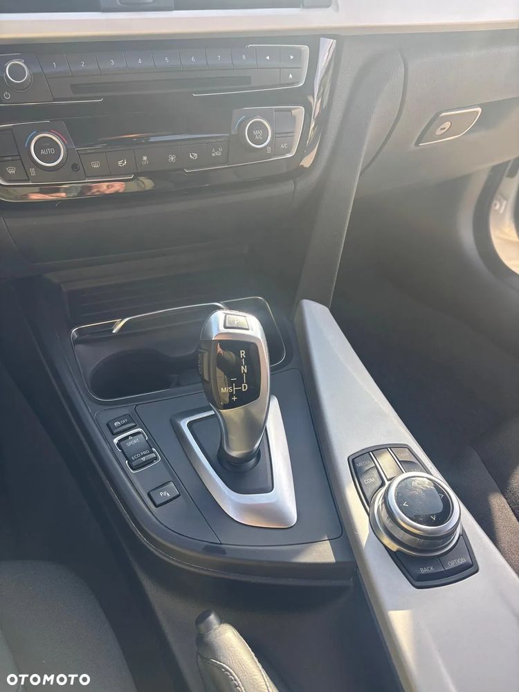 BMW Seria 3 318d Advantage - 13