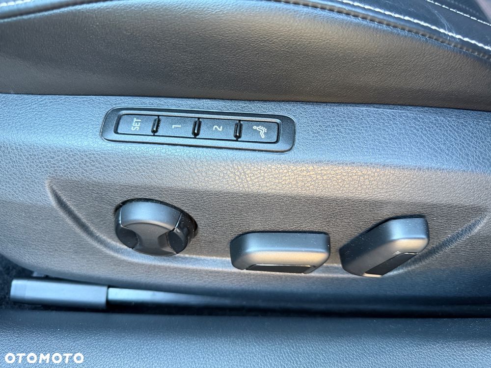 Skoda Superb 2.0 TDI DSG L&K - 30