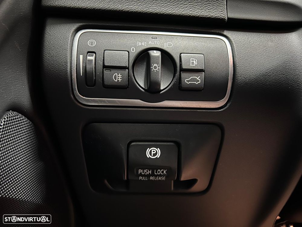 Volvo V60 2.0 D4 Summum Eco - 32