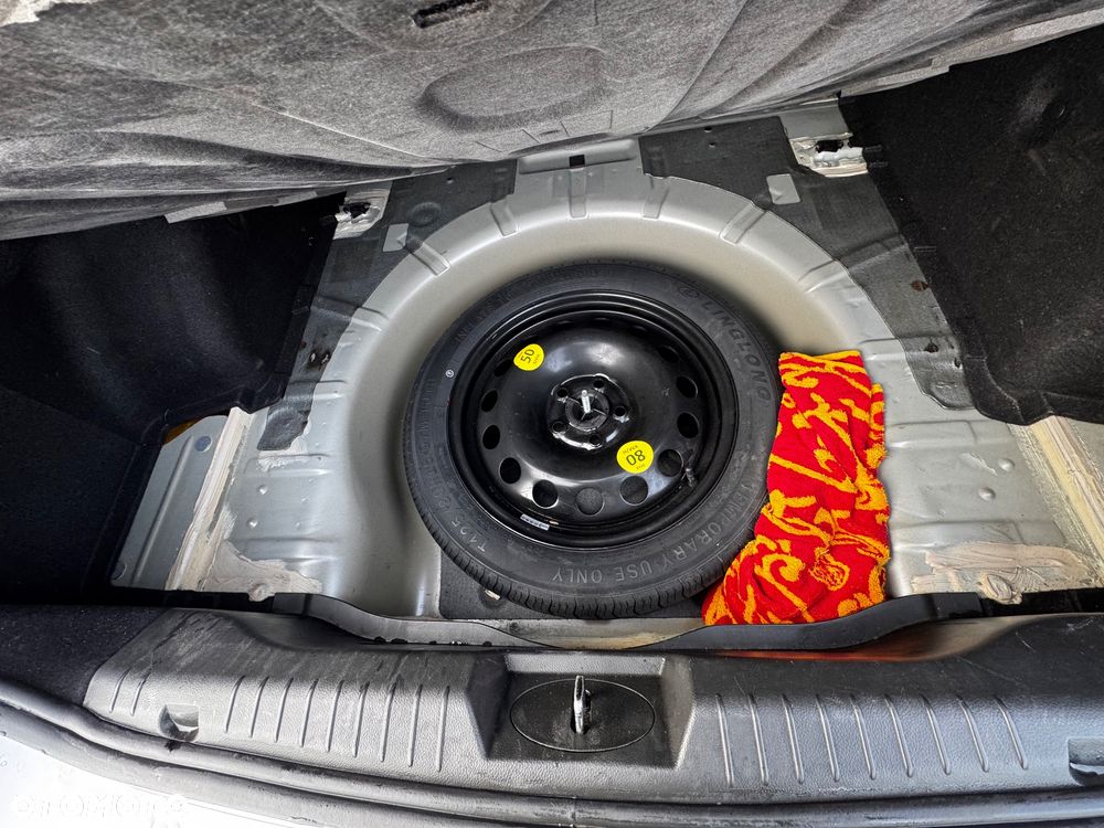 Chevrolet Cruze 1.8 LT - 24