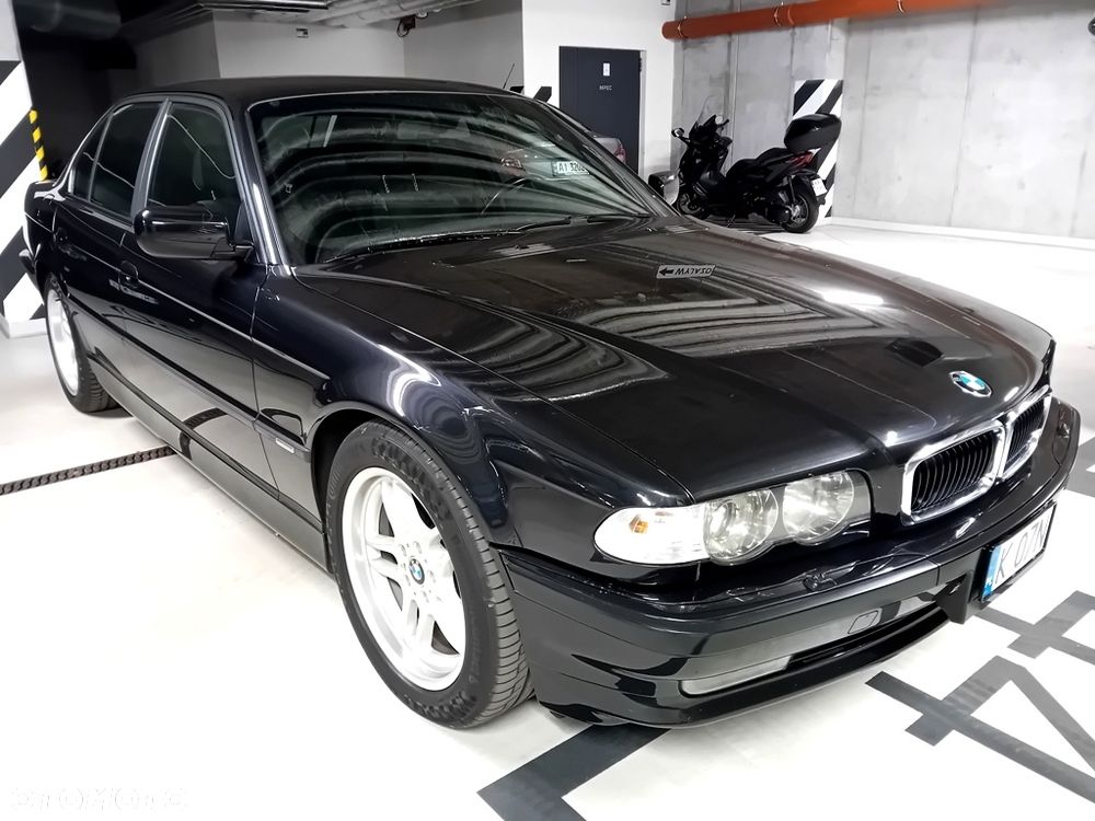 BMW Seria 7 735i L - 8