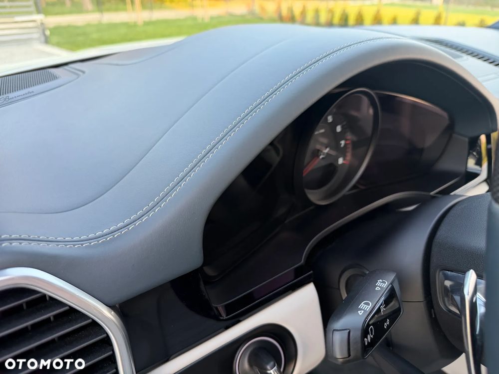 Porsche Cayenne Platinum Edition - 30