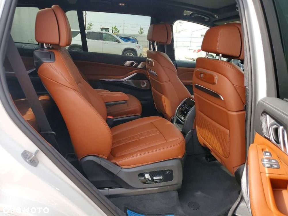 BMW X7 - 11