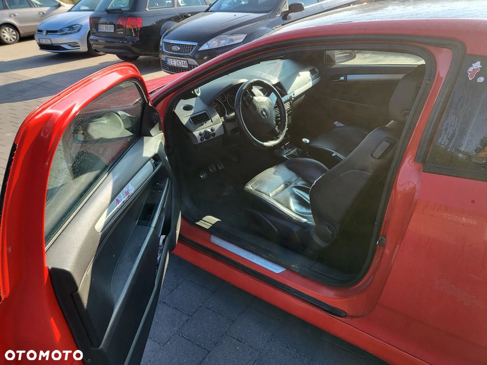 Opel Astra III GTC 2.0 T Sport - 7