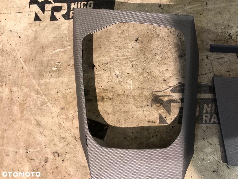 DEKORY TUNELU BMW 3 G20 G21 ALU MESH KOMPLET - 10
