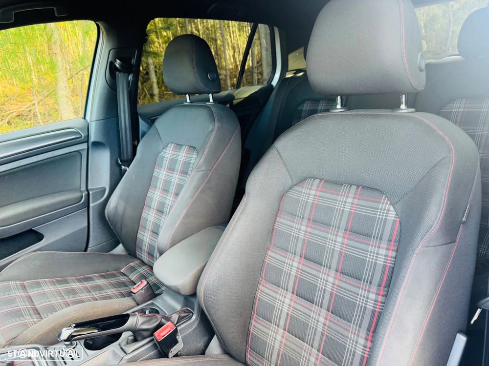 VW Golf 2.0 TSi GTi DSG Performance - 20