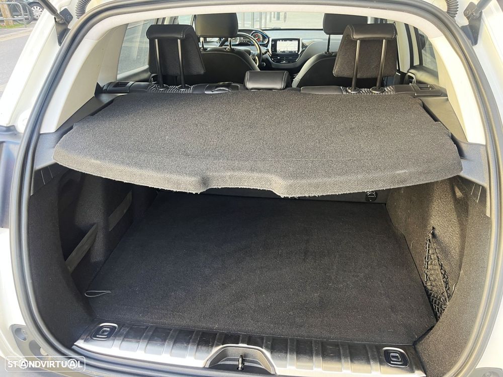 Peugeot 2008 1.2 PureTech Allure EAT6 - 18