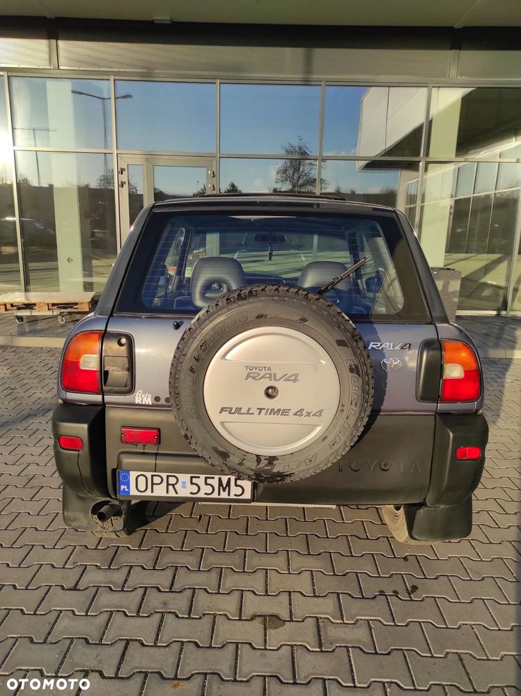 Toyota RAV4 2.0 - 15