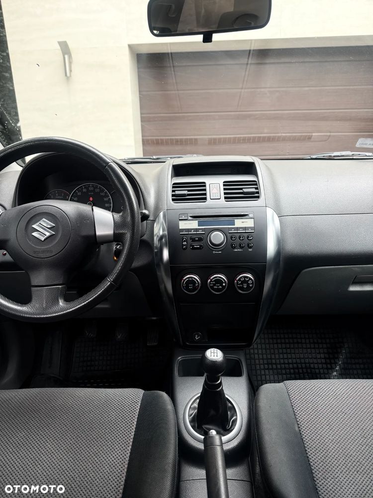 Suzuki SX4 1.6 GS / Premium 4WD - 12