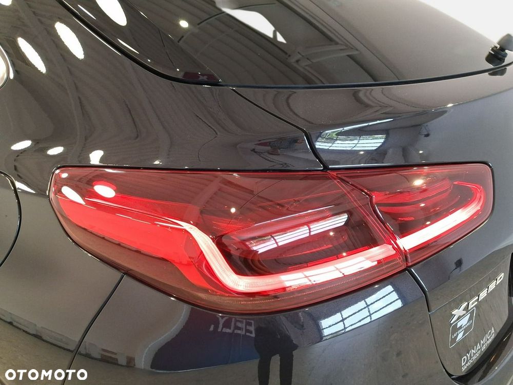 Kia XCeed - 12
