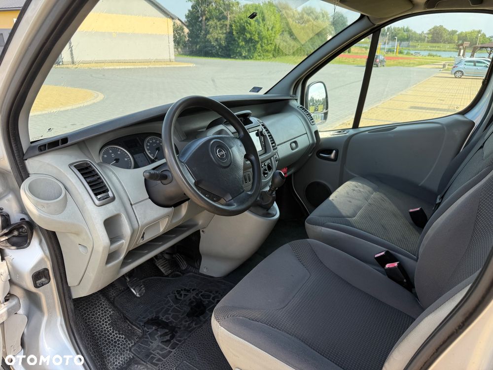 Opel Vivaro - 10