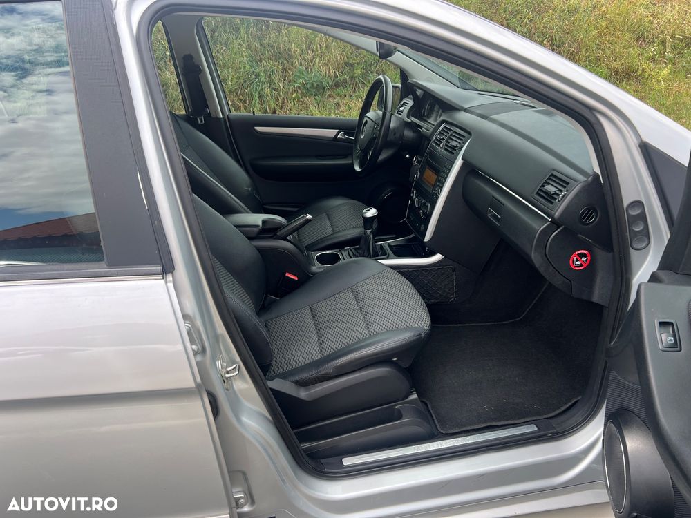 Mercedes-Benz B 180 CDI - 10