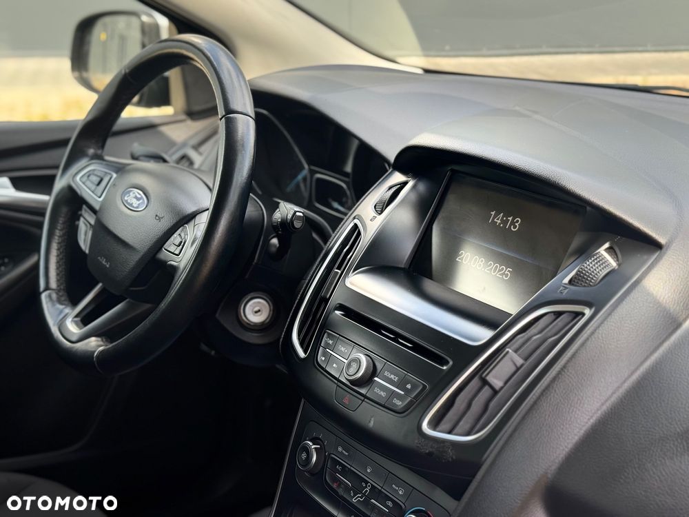 Ford Focus - 34