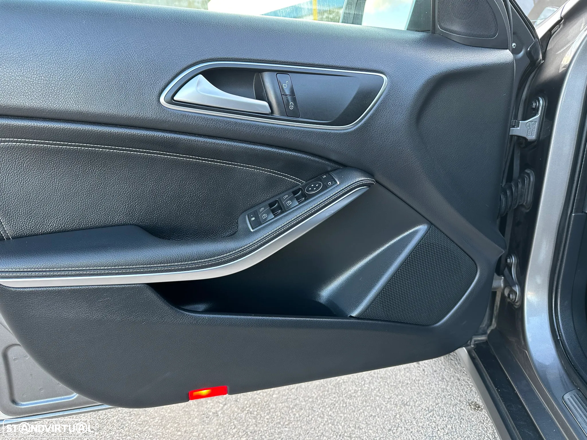 Mercedes-Benz GLA 180 d Urban - 19
