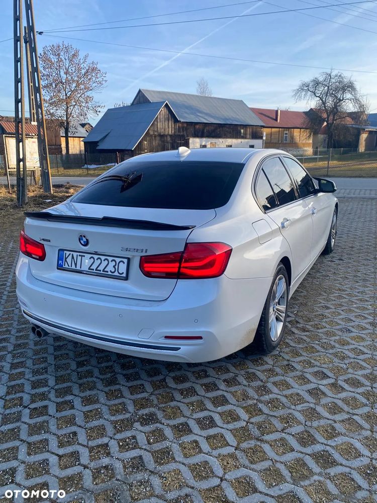 BMW Seria 3 328i Luxury Line - 1