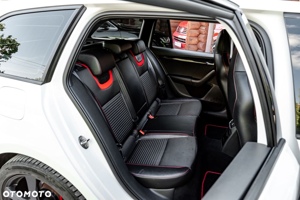 Skoda Octavia 2.0 TDI 4x4 DSG RS - 23