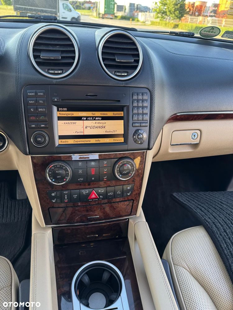Mercedes-Benz ML - 14