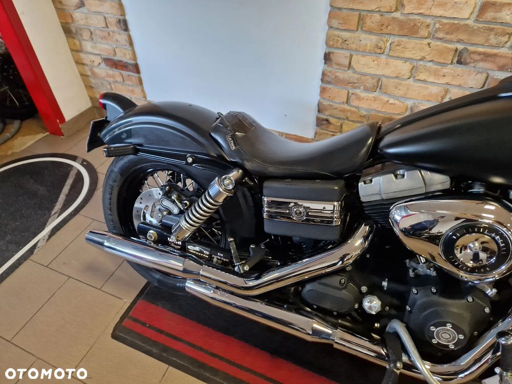 Harley-Davidson Dyna Street Bob - 33