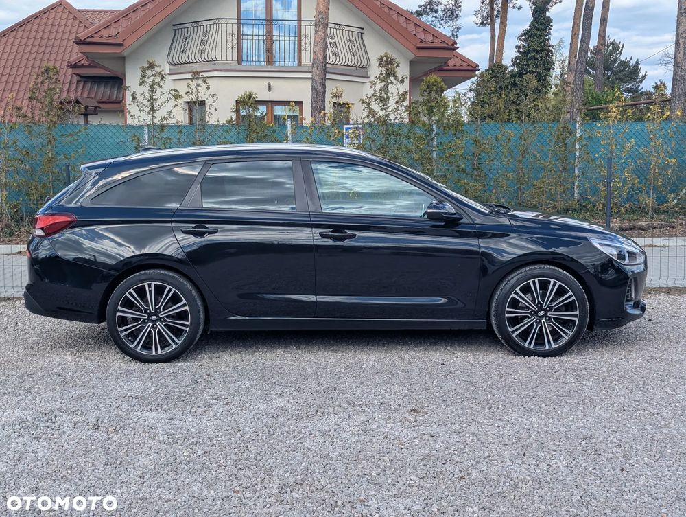 Hyundai i30 1.4 T-GDI Family+ - 8