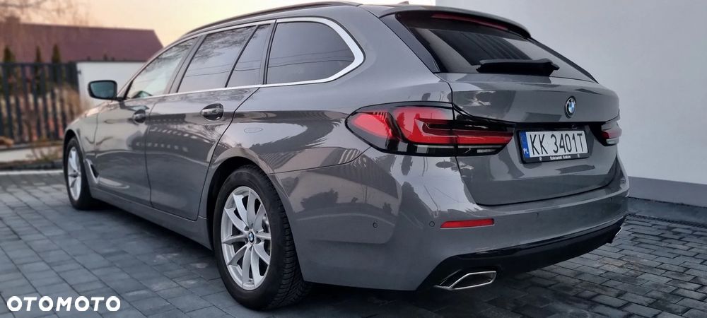BMW Seria 5 520d xDrive Sport Line - 4