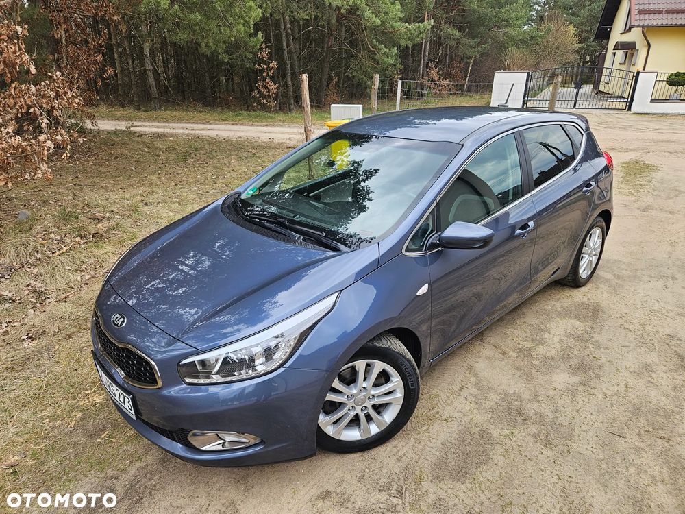 Kia Ceed - 10