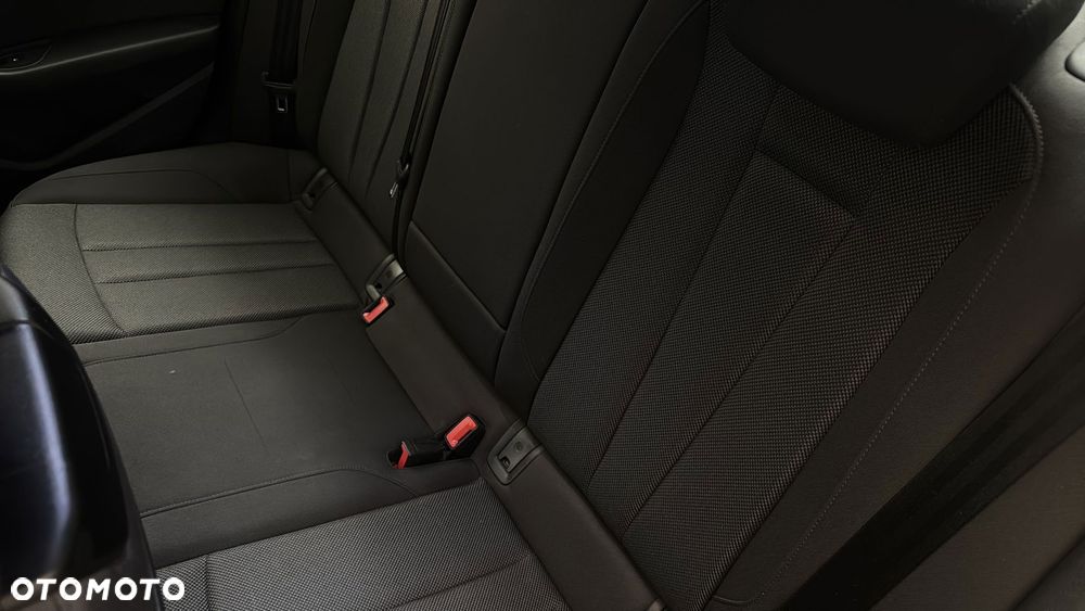 Audi A4 Limousine 35 TFSI mHEV - 14