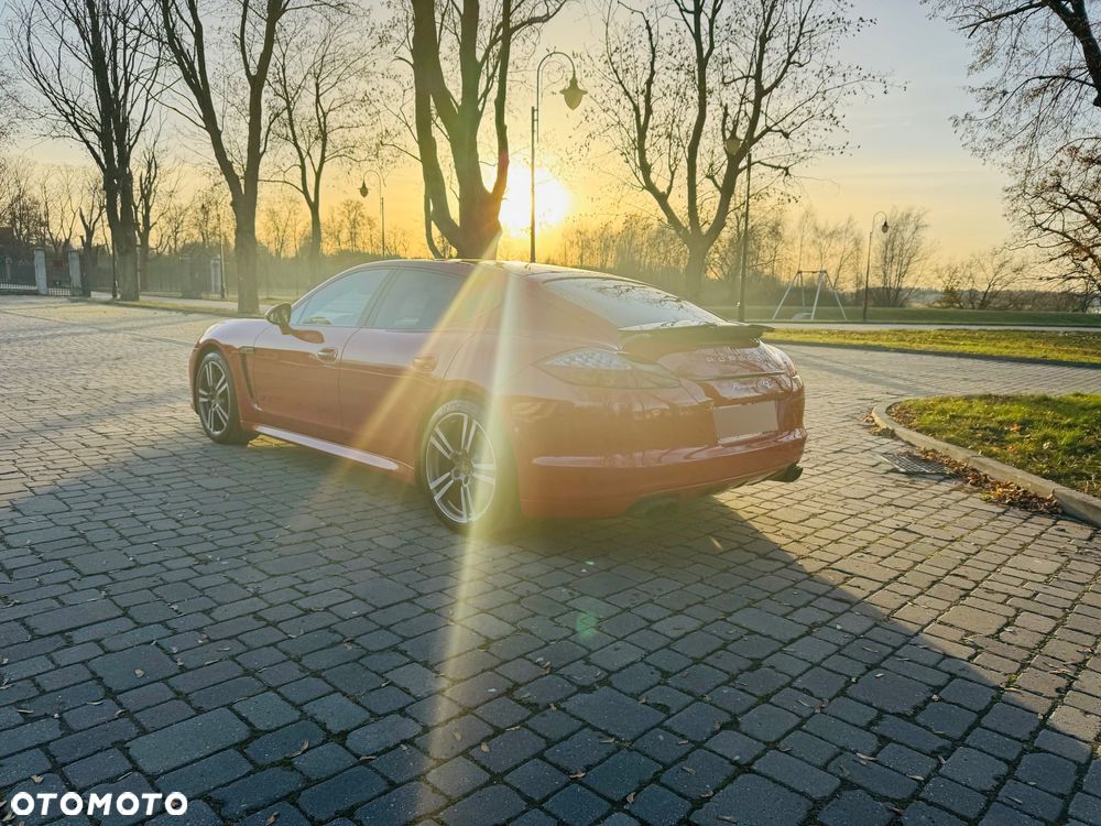Porsche Panamera GTS - 7