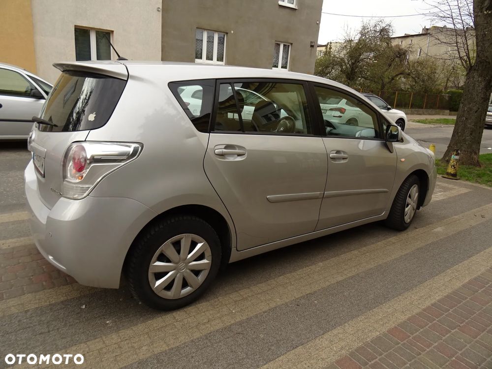 Toyota Verso 1.8 Prestige EU5 - 3