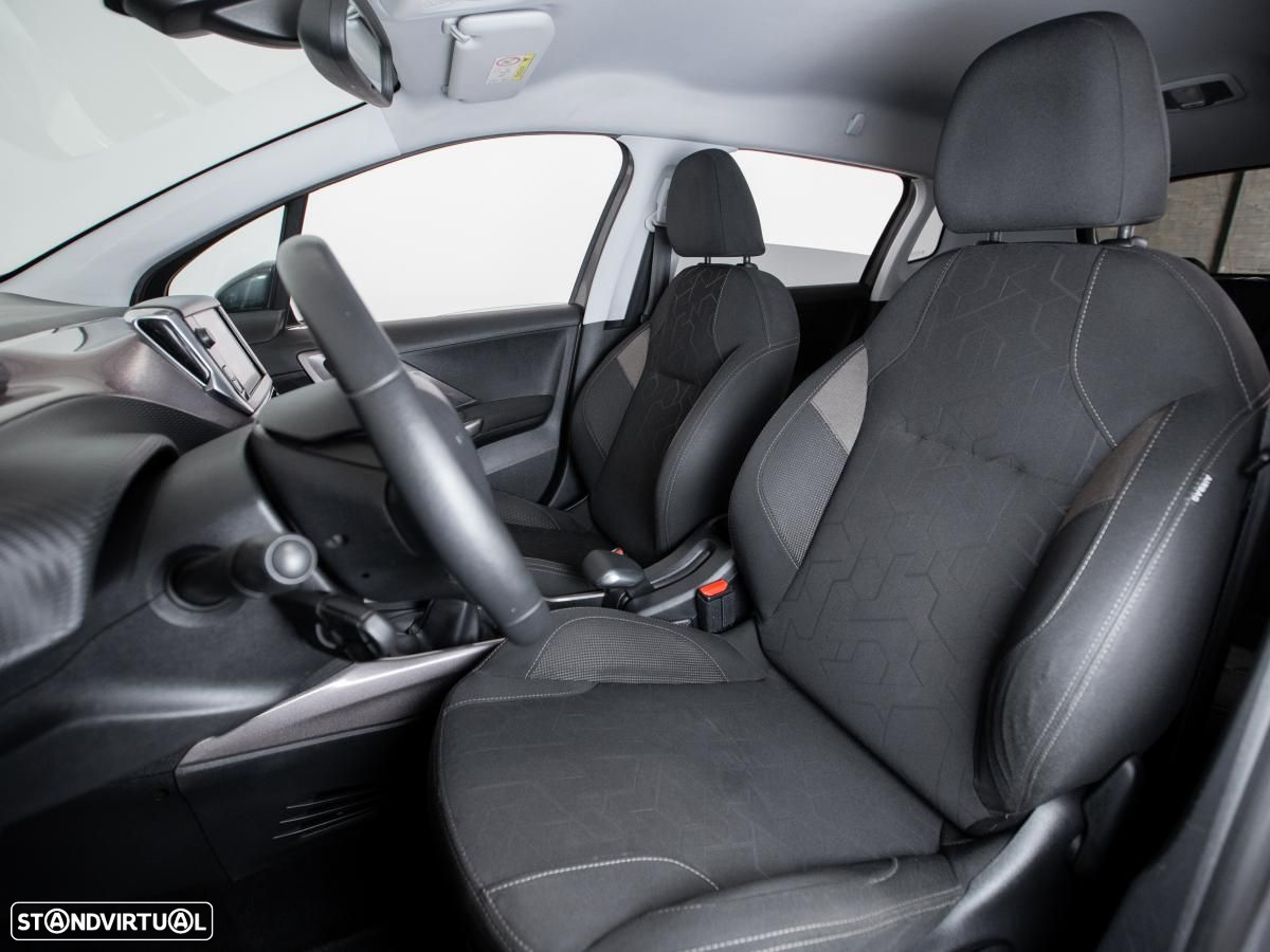 Peugeot 2008 - 8