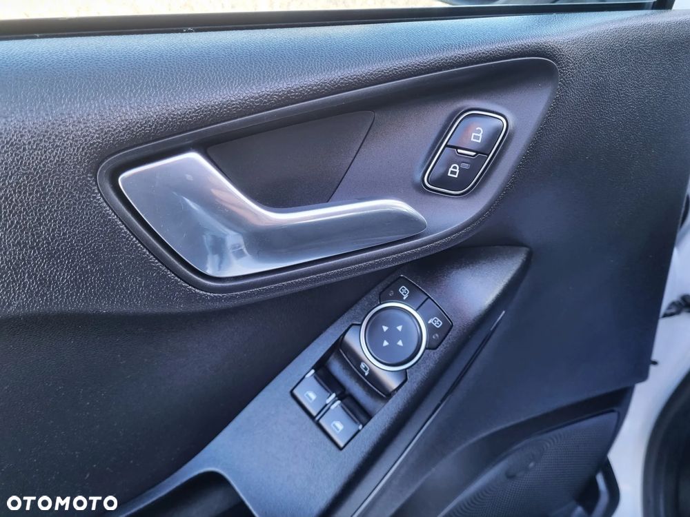 Ford Fiesta 1.1 Trend - 14