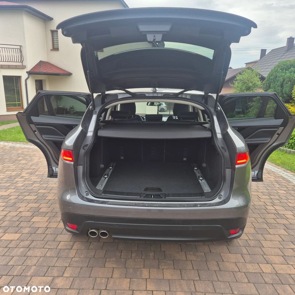 Jaguar F-Pace 20d AWD R-Sport - 35