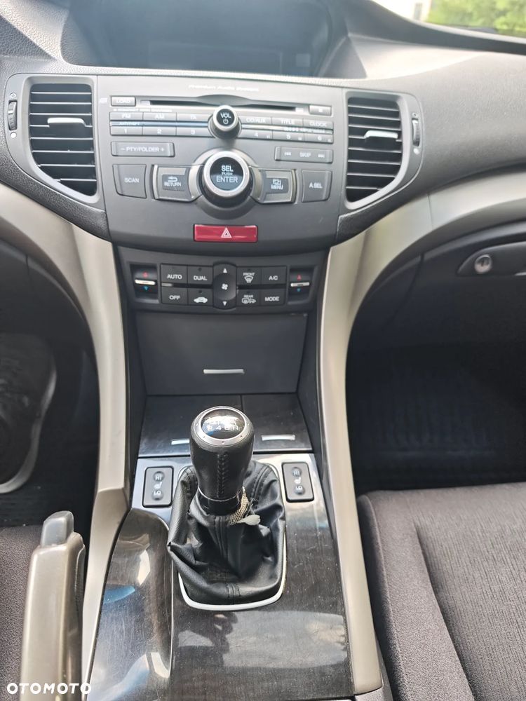 Honda Accord 2.0 Executive - 17