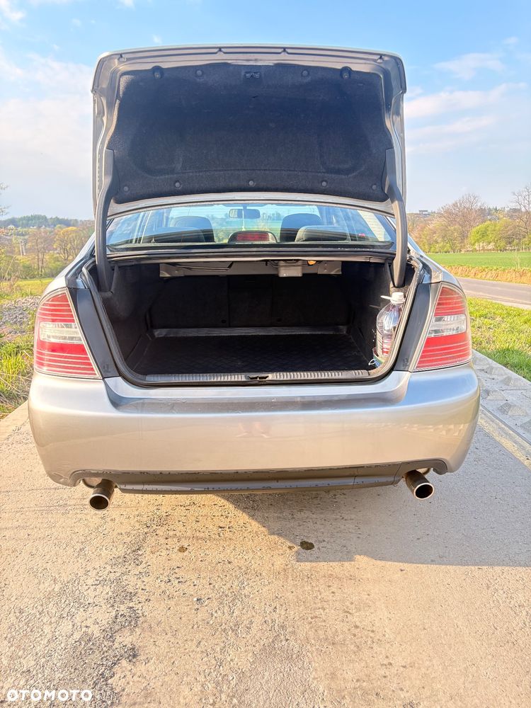 Subaru Legacy - 8